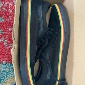 Old Skool RASTA ❤️ Black/Black VANS, Worn ONCE